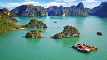 Sea and sky: Ha Long aboard the Emeraude